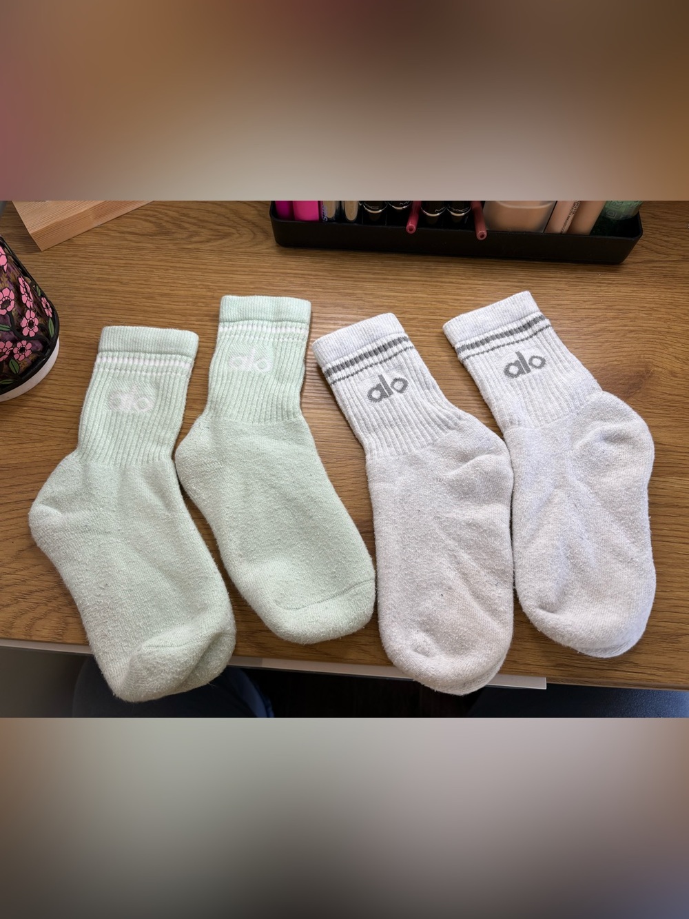 Alo Yoga Unisex Half-Crew Throwback Socks, medium